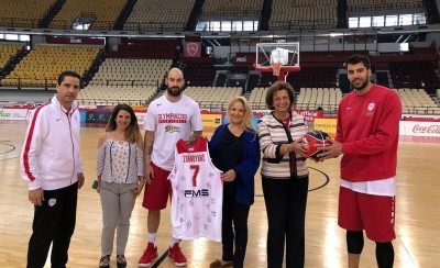 Στηρίζει την ελληνική εταιρεία Mαστολογίας