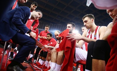 Αποφασίζει για Παπανικολάου...