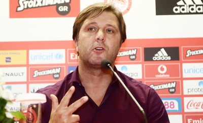 Βλέπει, κρίνει, κρατάει ή 