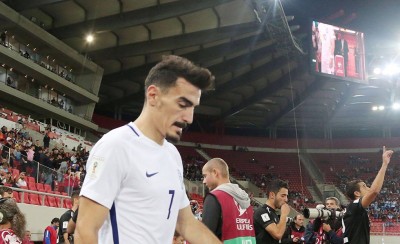 Στα ερυθρόλευκα και επίσημα ο Λάζαρος!