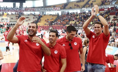 Στον ρυθμό της εξέδρας οι πολίστες! (video)