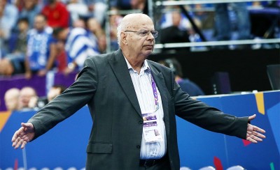 Τους... ξεφτιλίζει και ο Αθλητικός Δικαστής!