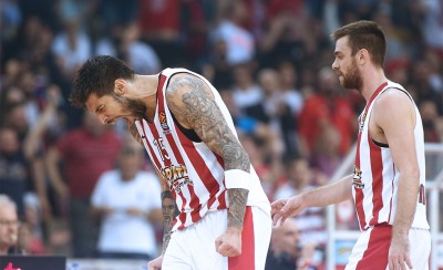 Στηρίζουμε και προστατεύουμε την ομάδα