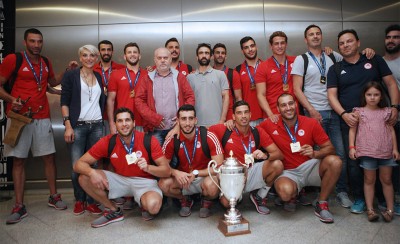 Αγκαλιά με την ευρωκούπα! (photos)