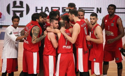 Η σκέψη όλων μόνο στο παρκέ