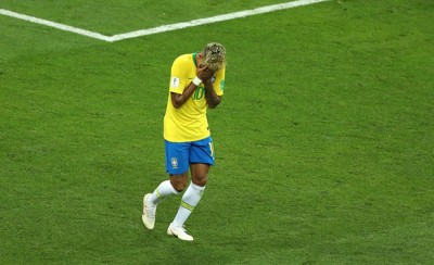 Την κέρασε... ελβετικό τυρί