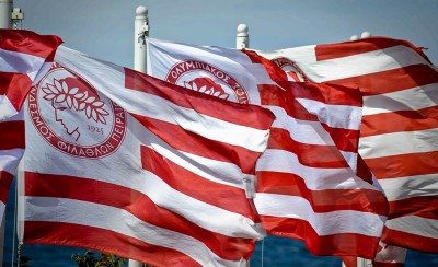 Τους βγάζει... σέντρα ο Ολυμπιακός!