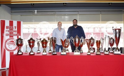 Ενώθηκε η παγκόσμια οικογένεια του Θρύλου!