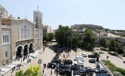 Στεφάνι και από τον Βαγγέλη Μαρινάκη