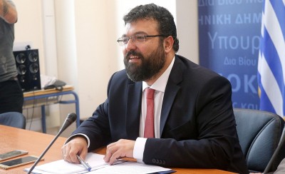 Επιμένει στην καταστροφή του ποδοσφαίρου!
