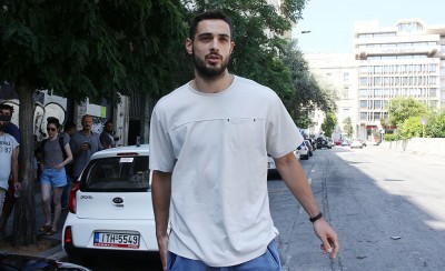 Παρελθόν από τον Ολυμπιακό ο Παπαπέτρου