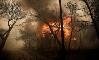 Καίγονται (και) σπίτια στην Κινέτα!