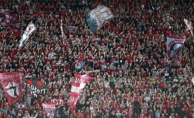Παροξυσμός από τον λαό του Θρύλου, 