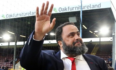 Δίπλα στον Θρύλο ο Βαγγέλης Μαρινάκης (photos)