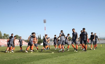 Ολοκληρώνει και αναχωρεί