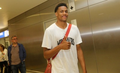 Του αρέσει και το ποδόσφαιρο του Τουπάν