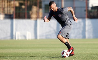 Δεν είναι ένα απλό φιλικό...