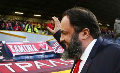 Έτρεξαν στον ηγέτη του Θρύλου! (video)