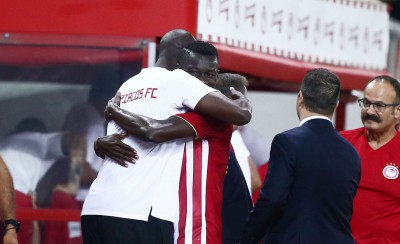 Η αγκαλιά του Τουρέ στον Καμαρά