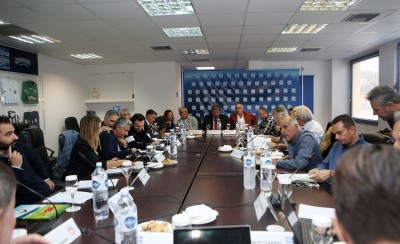 Δεν αλλάζει στάση η Λίγκα