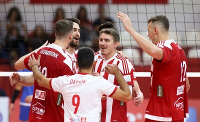 Στη Σύρο για φιλικό