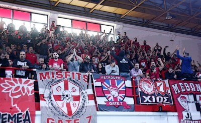 Δίπλα και στο χάντμπολ ο κόσμος