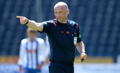 Αυτός σφυρίζει στο 