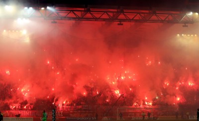 Ο Ναός στα... κόκκινα! (video)