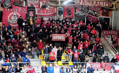 Παντού κοντά ο λαός του Θρύλου