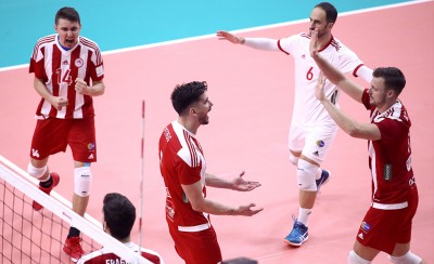 Δεν σηκώνουν κεφάλι...