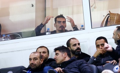 Έφτασε ο Ολυμπιακός. Και ο Λάζαρος στο Περιστέρι!