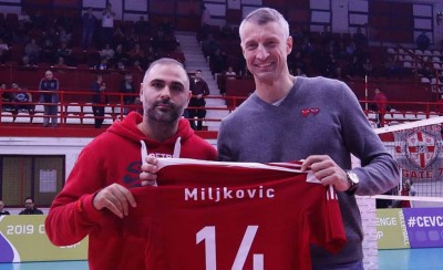 Ο Θρύλος βράβευσε τον κορυφαίο στον κόσμο (photo)