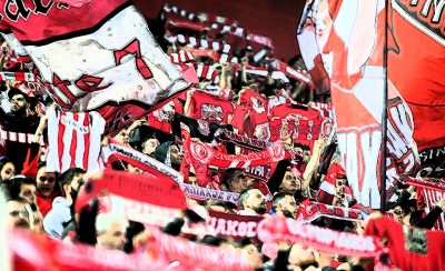 Πάρτι (και) στην εξέδρα και «απαίτηση» για την Κυριακή (videos)