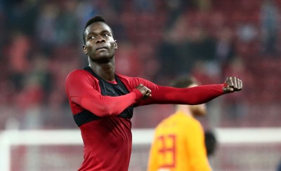 Ο ευγνώμων Σισέ και οι ευχές στα ελληνικά! (photo)