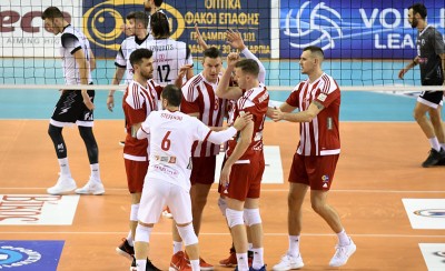 Τον ξεφτίλισε ξανά, αυτή τη φορά μέσα στο σπίτι του