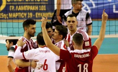 Έχει δημιουργήσει... πελατειακές σχέσεις!