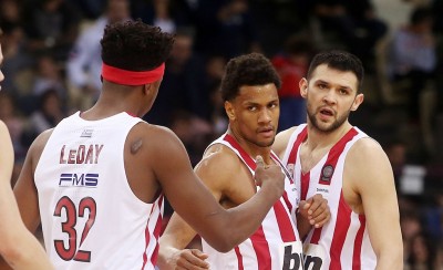 Τι κρατάς; Την αντίδραση της ομάδας ή τη διαιτησία;