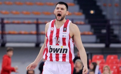 Απάντησε όπως έπρεπε στα αίσχη των διαιτητών!
