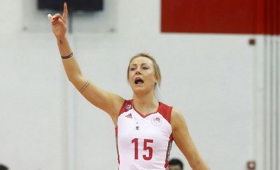 Χαρούμενη στην πατρίδα της η Χίπε (photo)