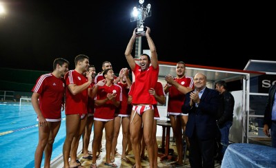 Θρυλική ανασκόπηση: Συνήθεια που έγινε λατρεία!