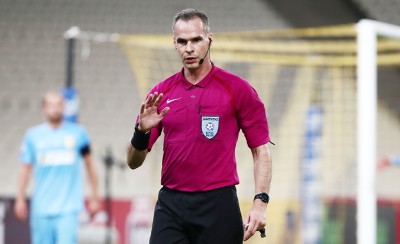 «Πριν ένα μήνα μου έσπασαν το παρμπρίζ με σφυρί»