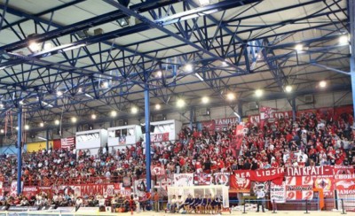 Με τον κόσμο του θα το σήκωνε κι αυτό!