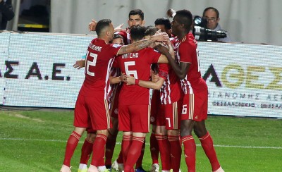 Μία οικογένεια ο Θρύλος (photo)