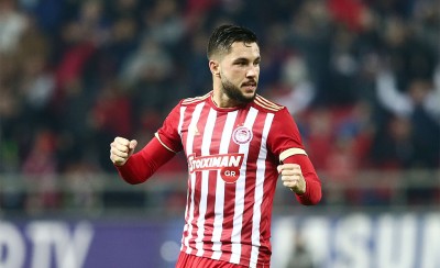 Ολοκληρώνει για Λεβαδειακό