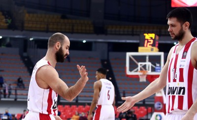 Ο αρχηγός αποθέωσε τον «Παπ» (photo) 