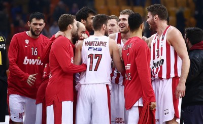 Άπαντες αποθέωσαν τον αρχηγό (photos)