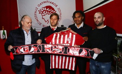 Ο Ολυμπιακός δίπλα στον λαό του (photos)