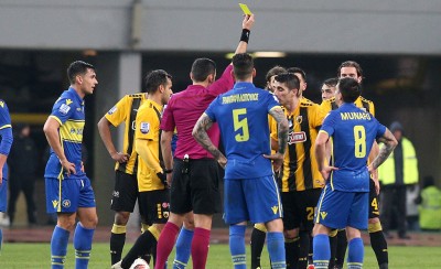 Έκλεισε τα μάτια σε αποβολή-μαρς του Μάνταλου