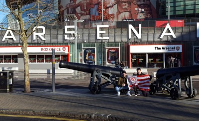 Ποια... Άρσεναλ; Με σημαία Ολυμπιακού! (photo)