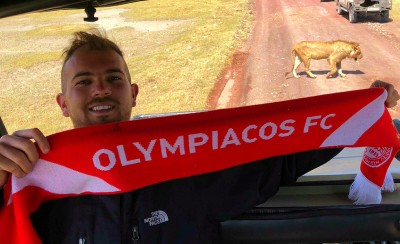 Θρύλος δίπλα στα λιοντάρια! (photo)